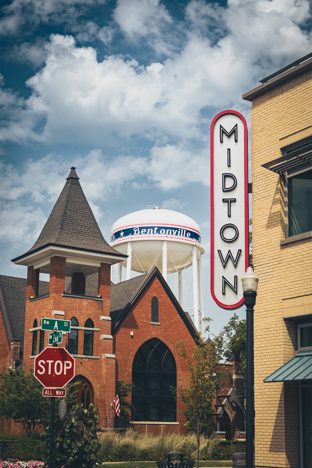 free-photo-of-buildings-in-bentonville-arkansas-usa